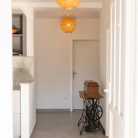 Two-bedroom Rea In 公寓 *